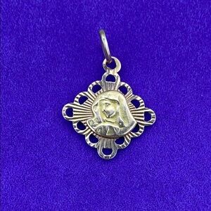 💛 Vintage 14k Gold Madonna Religious Pendant
